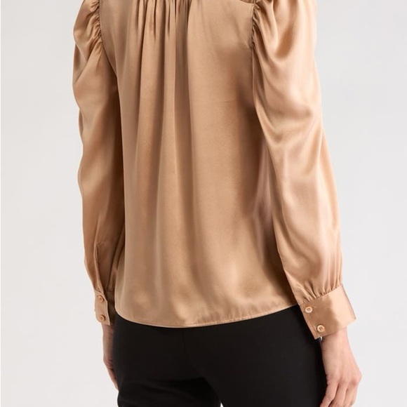 Gillian Silk Top
FRAME - Picture 3 of 3